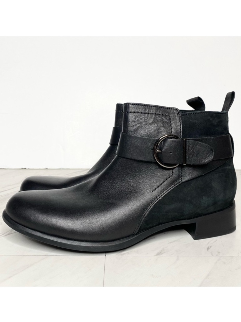 Munro Black Leather Bootie 8 N